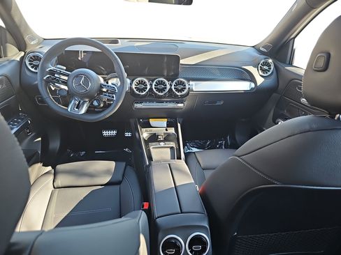 New 2026 Mercedes-Benz GLB 35 AMG 4MATIC image 9