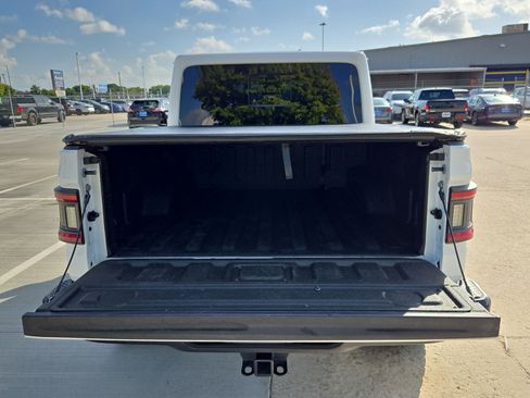 Used 2024 Jeep Gladiator Sport AWD/4WD image 30