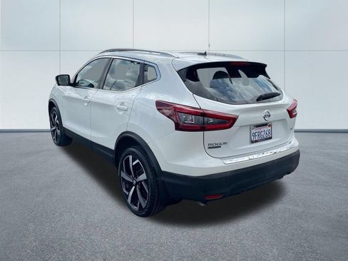Used 2022 Nissan Rogue Sport SL FWD image 4