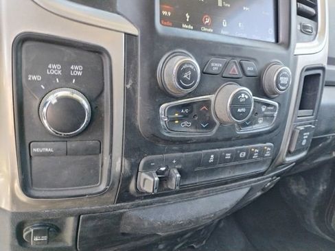 Used 2014 RAM 2500 Tradesman w/ Chrome Appearance Group AWD/4WD image 18