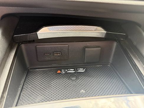 Used 2024 Buick Envision Preferred AWD/4WD image 27