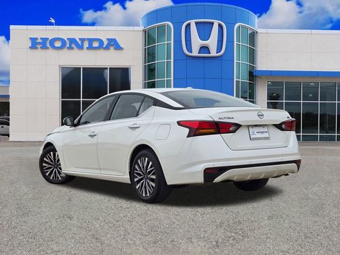 Used 2023 Nissan Altima 2.5 SV image 5