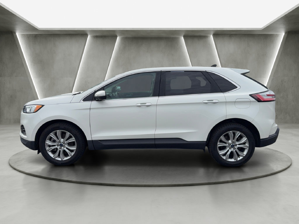 Used 2022 Ford Edge Titanium AWD/4WD image 2