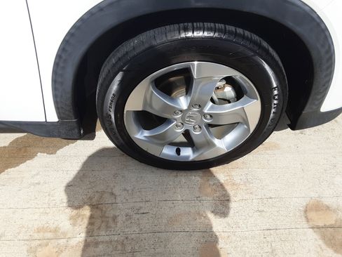 Used 2021 Honda HR-V LX image 24