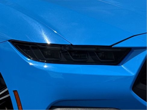 Used 2025 Ford Mustang Coupe RWD image 5
