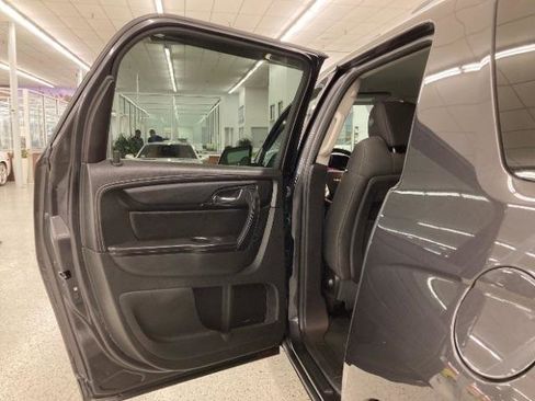 Used 2015 GMC Acadia SLE image 39