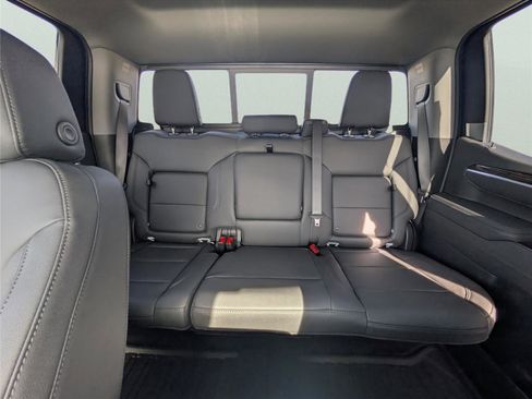 New 2026 GMC Sierra 1500 Elevation w/ Elevation Premium Package image 9