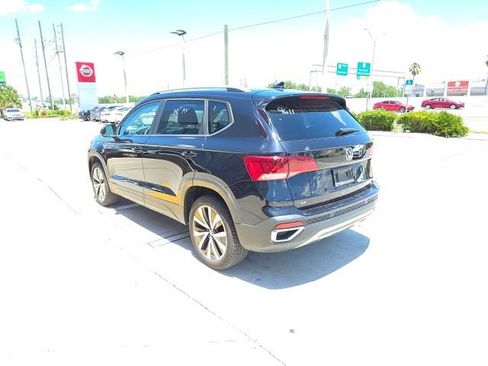 Used 2024 Volkswagen Taos SE FWD image 6