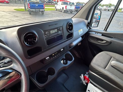 Used 2022 Mercedes-Benz Sprinter 3500 image 20