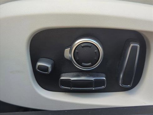 Used 2021 Jaguar XF R-Dynamic SE image 13