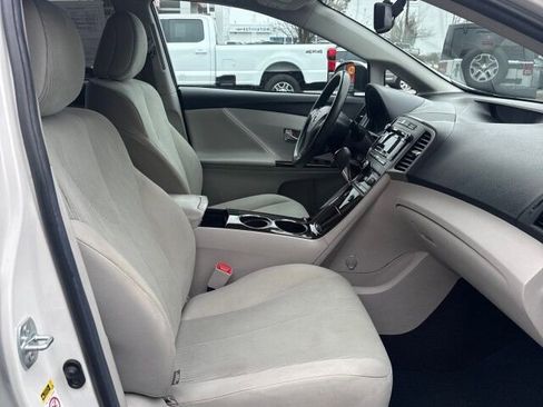 Used 2012 Toyota Venza LE image 18