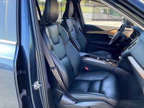 Used 2023 Volvo XC90 T8 Core image 10