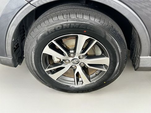 Used 2018 Toyota RAV4 XLE image 11