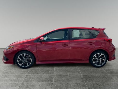 Used 2017 Toyota Corolla iM FWD image 2