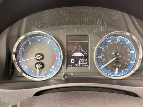 Used 2018 Toyota Corolla LE FWD image 27