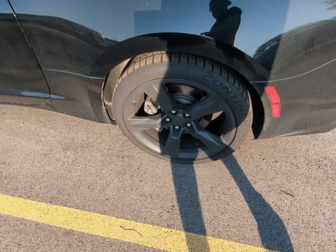 Used 2018 Chevrolet Camaro SS RWD image 5