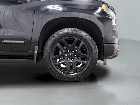 Used 2025 Chevrolet Silverado 1500 High Country w/ Midnight Edition image 7