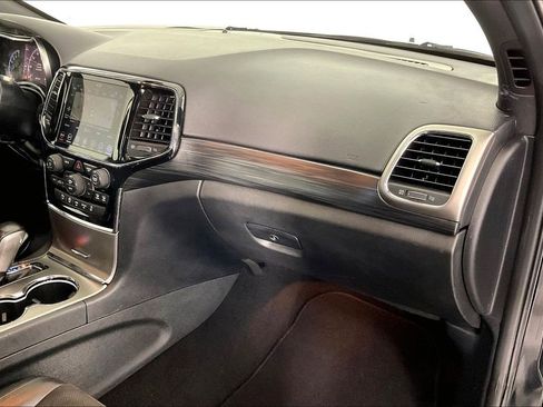 Used 2020 Jeep Grand Cherokee Altitude RWD image 21