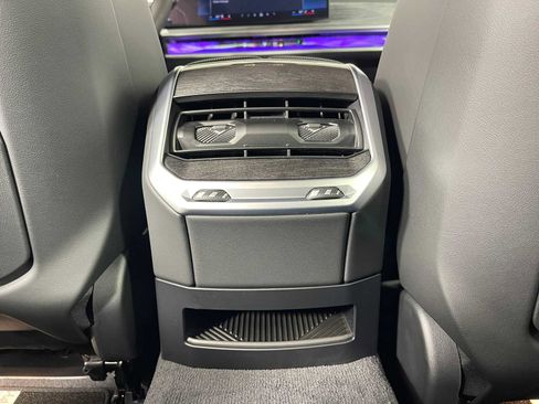 New 2026 BMW i7 xDrive60 w/ Executive Package image 30