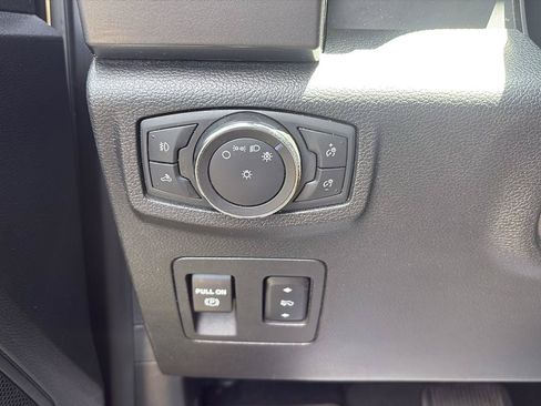 Used 2018 Ford F150 XLT w/ Equipment Group 302A Luxury AWD/4WD image 16