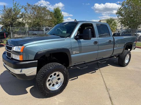 Used 2006 Chevrolet Silverado 3500 LT w/ Heavy-Duty Power Package image 22