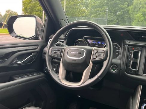 Used 2021 GMC Yukon Denali w/ Denali Premium Package RWD image 19