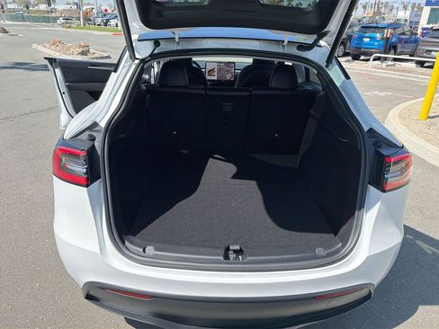 Used 2023 Tesla Model Y Long Range AWD/4WD image 21