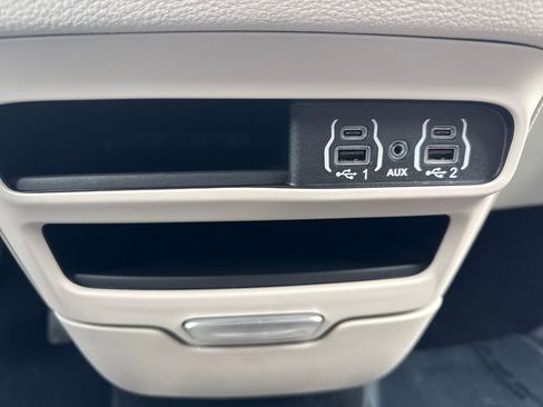 Used 2024 Chrysler Pacifica Touring-L image 24