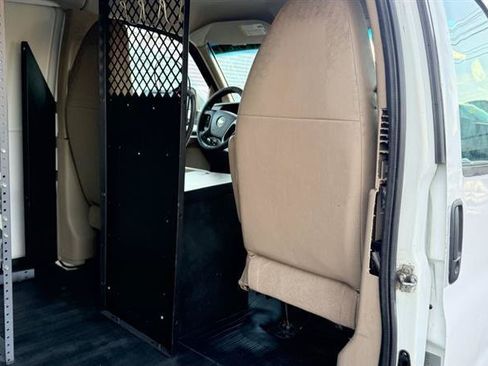 Used 2011 Chevrolet Express 2500 RWD image 31