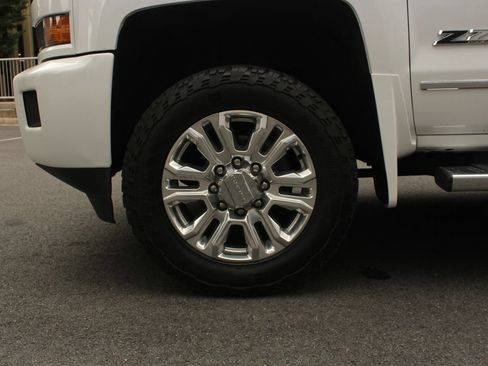 Used 2019 Chevrolet Silverado 2500 LTZ w/ Duramax Plus Package AWD/4WD image 10