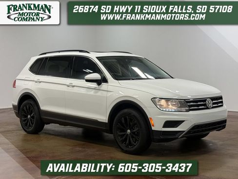 Used 2018 Volkswagen Tiguan SE w/ Panoramic Sunroof Package AWD/4WD image 1
