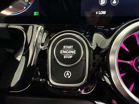 Certified 2022 Mercedes-Benz GLA 250 image 26