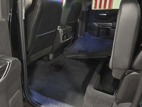 Used 2020 Chevrolet Silverado 1500 LTZ w/ LTZ Premium Package AWD/4WD image 13