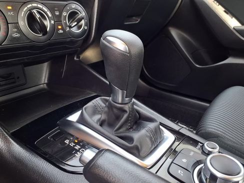 Used 2016 MAZDA MAZDA3 i Sport w/ Preferred Equipment Package FWD image 17