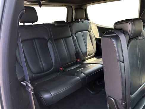 Used 2023 Jeep Wagoneer Series III w/ Preferred Equipment Group image 18