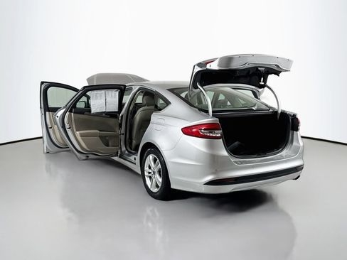 Used 2018 Ford Fusion SE FWD image 19