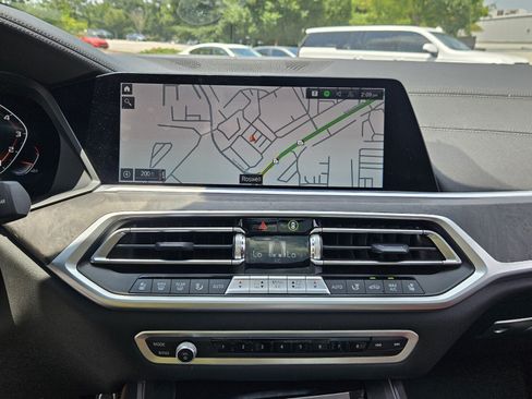 Used 2022 BMW X7 M50i AWD/4WD image 19