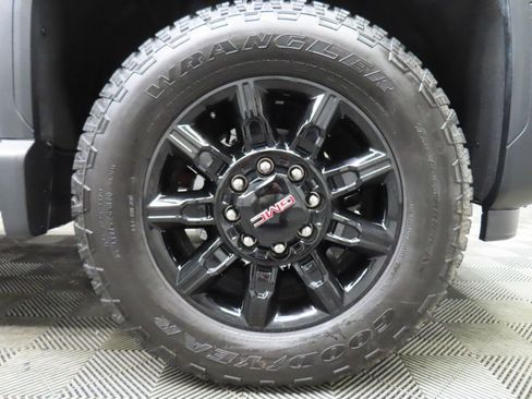 Used 2026 GMC Sierra 2500 AT4 w/ AT4 Premium Plus Package AWD/4WD image 10
