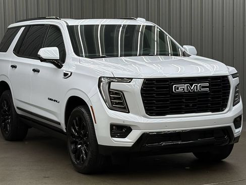Used 2026 GMC Yukon Denali w/ Sun & Power Step Package AWD/4WD image 7