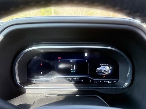 Used 2022 Chevrolet Tahoe Z71 w/ Luxury Package image 17