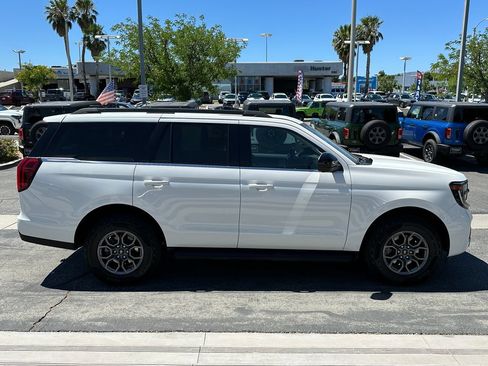Used 2025 Ford Expedition Active RWD image 9