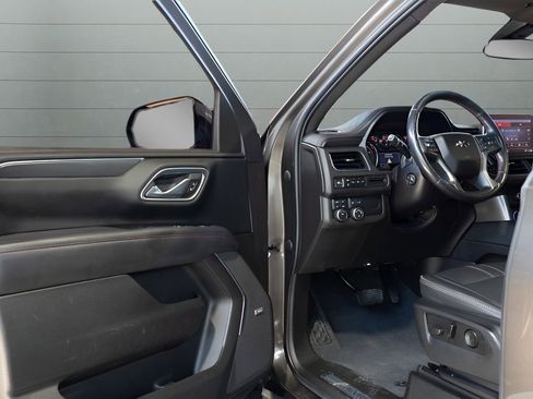 Used 2021 Chevrolet Tahoe RST w/ Luxury Package AWD/4WD image 33