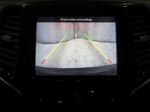 Certified 2022 Jeep Cherokee Limited image 31