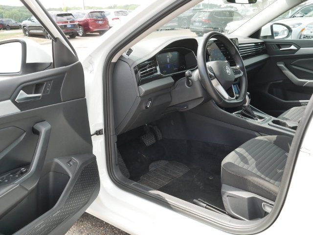 Certified 2025 Volkswagen Jetta S FWD image 12
