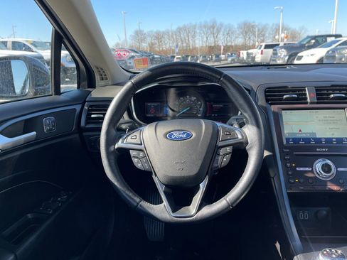 Used 2020 Ford Fusion Titanium image 16