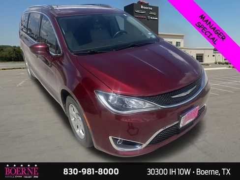 Used 2017 Chrysler Pacifica Touring-L Plus FWD image 8