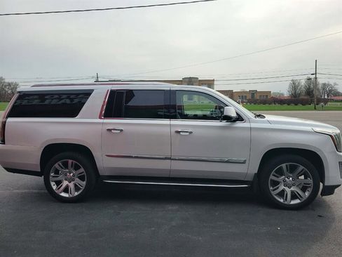 Used 2016 Cadillac Escalade ESV Premium AWD/4WD image 5