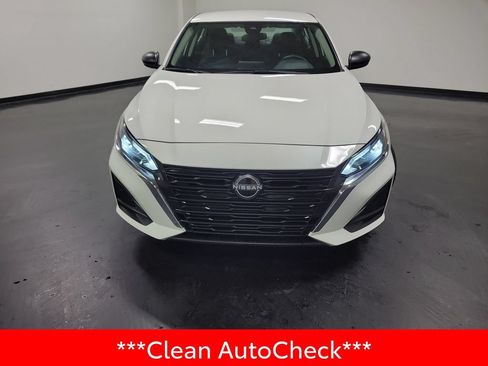Used 2024 Nissan Altima 2.5 SV FWD image 3