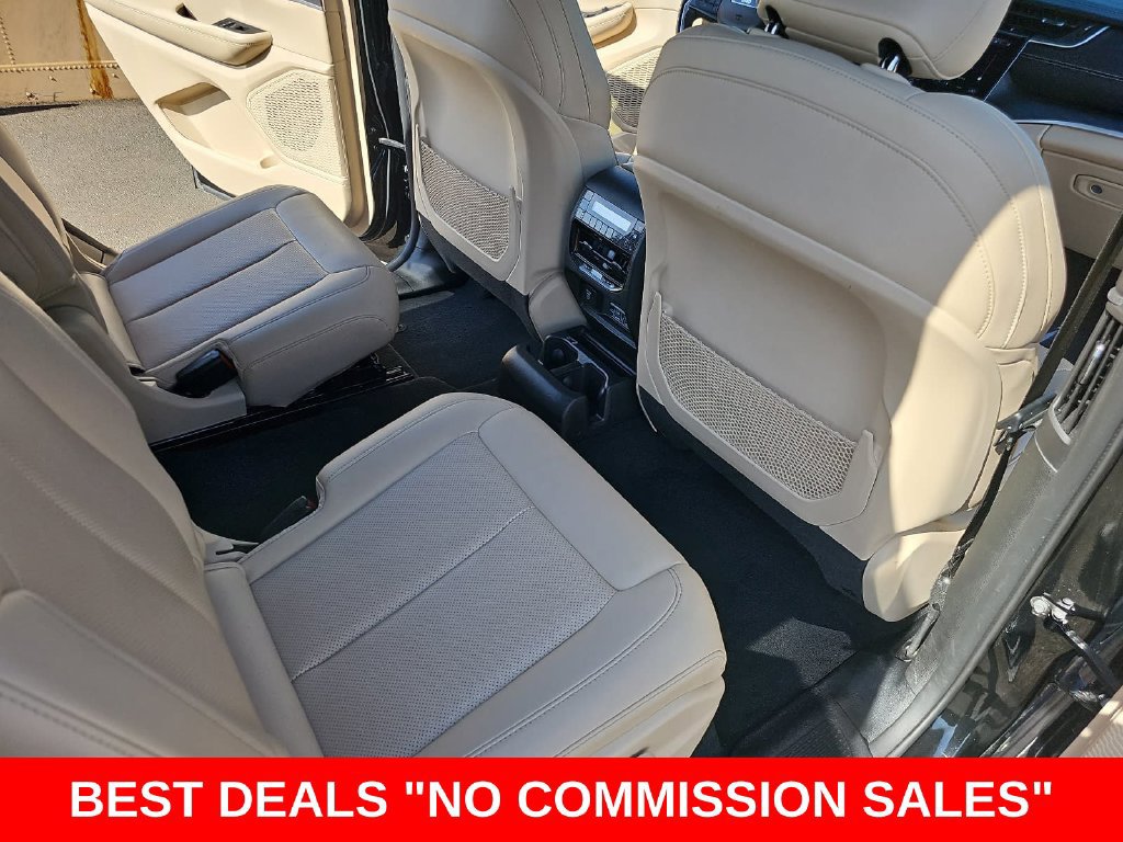 Used 2023 Jeep Grand Cherokee L Limited w/ Luxury Tech Group II AWD/4WD image 11