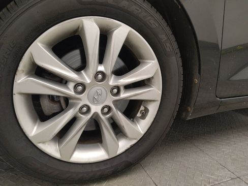 Used 2015 Hyundai Elantra GT image 31